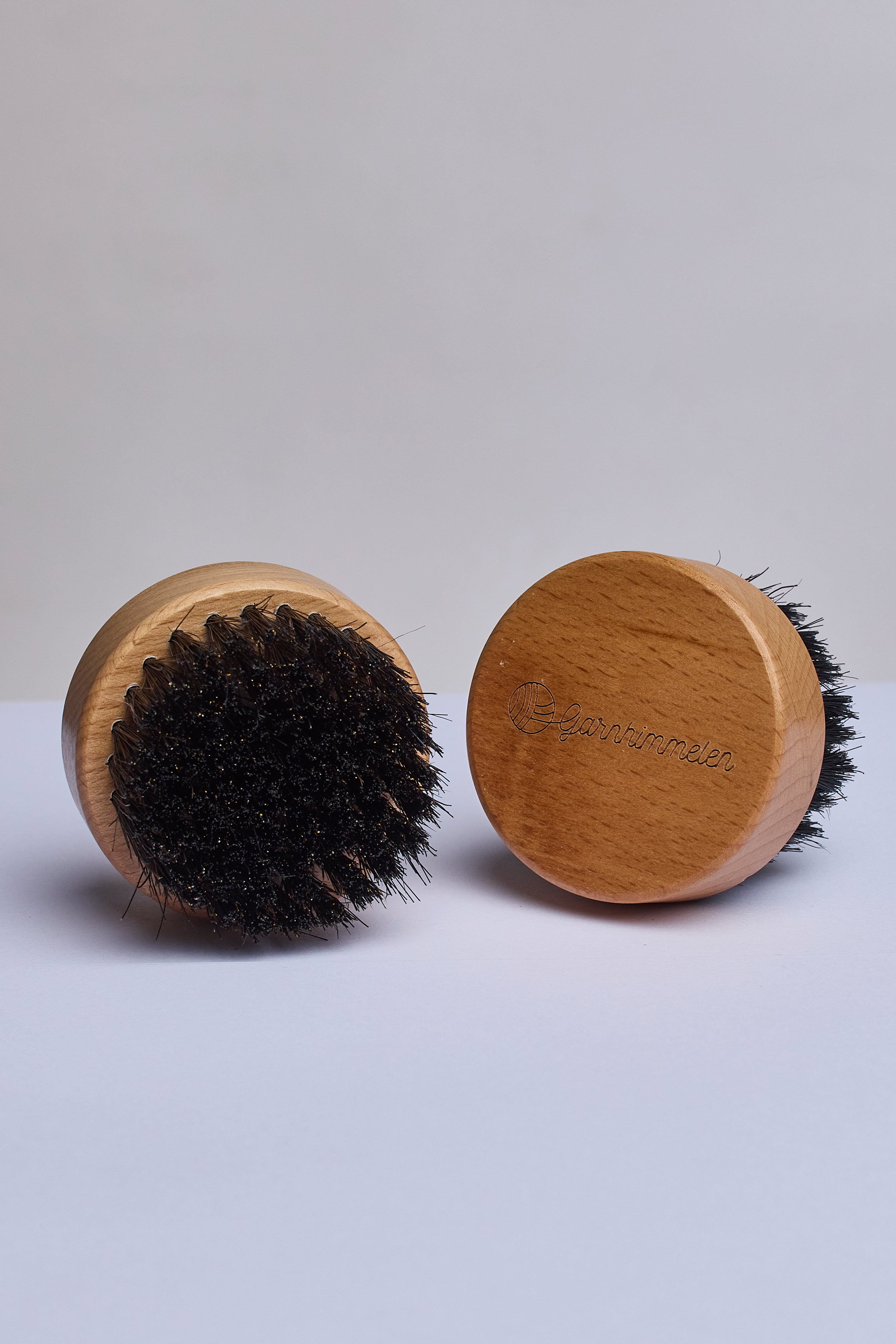 NYHET - Praktisk mohair børste i bøketre! Inklusiv metallboks