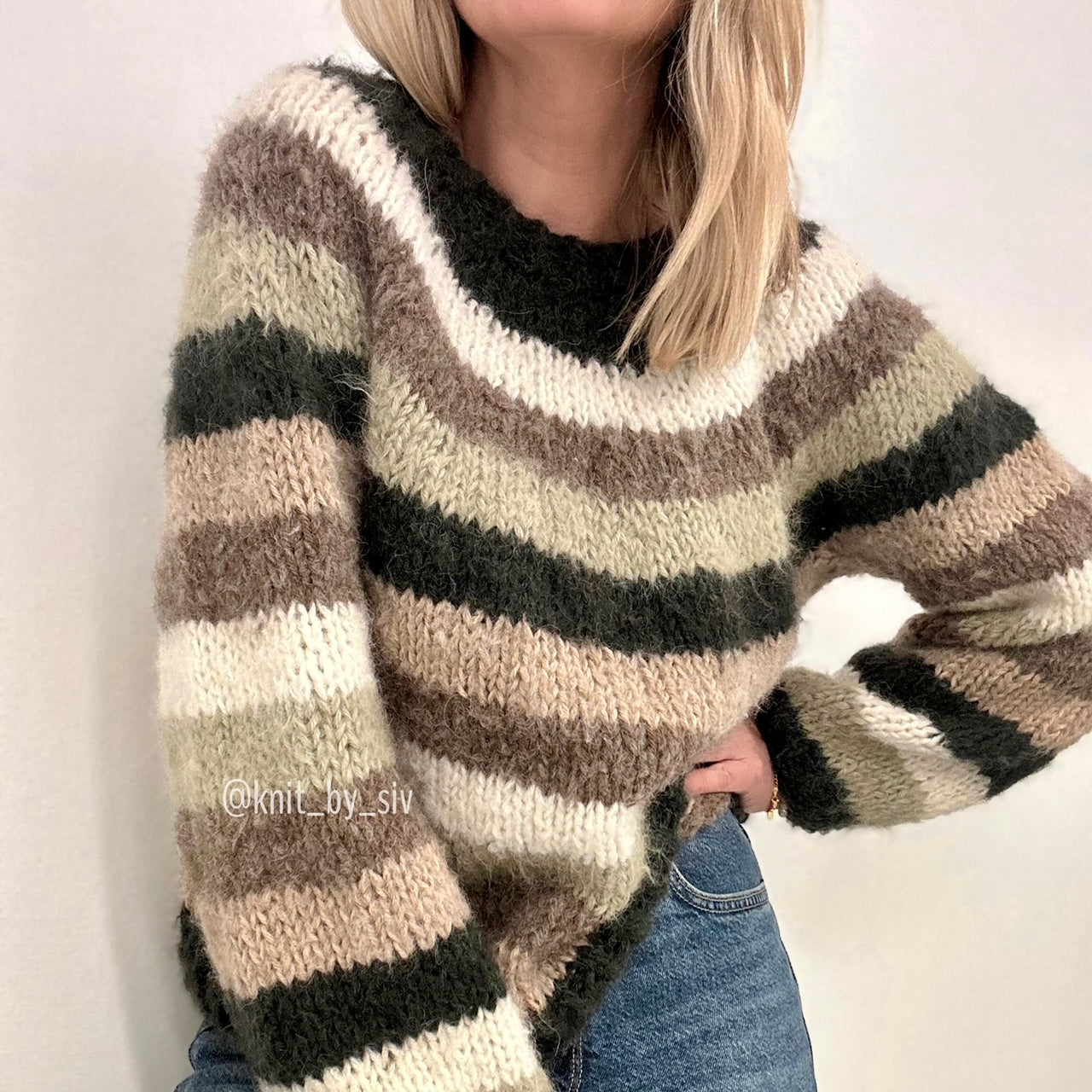 KUN STRIKKEOPPSKRIFT - Sandragenseren lett oversized i alpakka