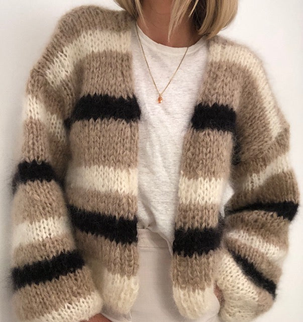 KUN STRIKKEOPPSKRIFT - Enkel stripejakke i alpakka og mohair