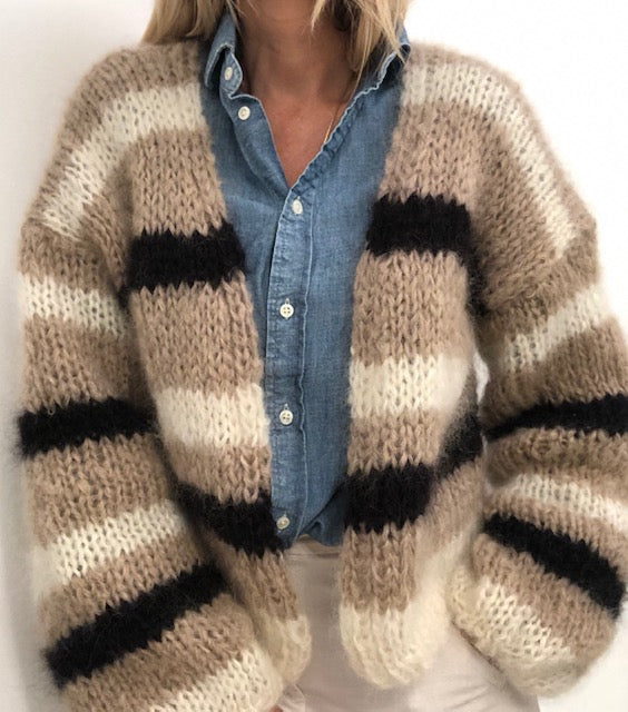 KUN STRIKKEOPPSKRIFT - Enkel stripejakke i alpakka og mohair