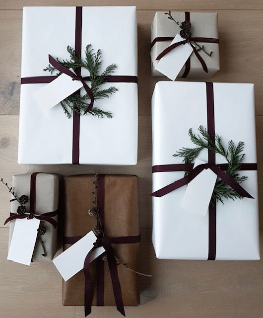 Adventskalender: STRIKKEPAKKER MEDIUM OG TILBEHØR - 25% rabatt