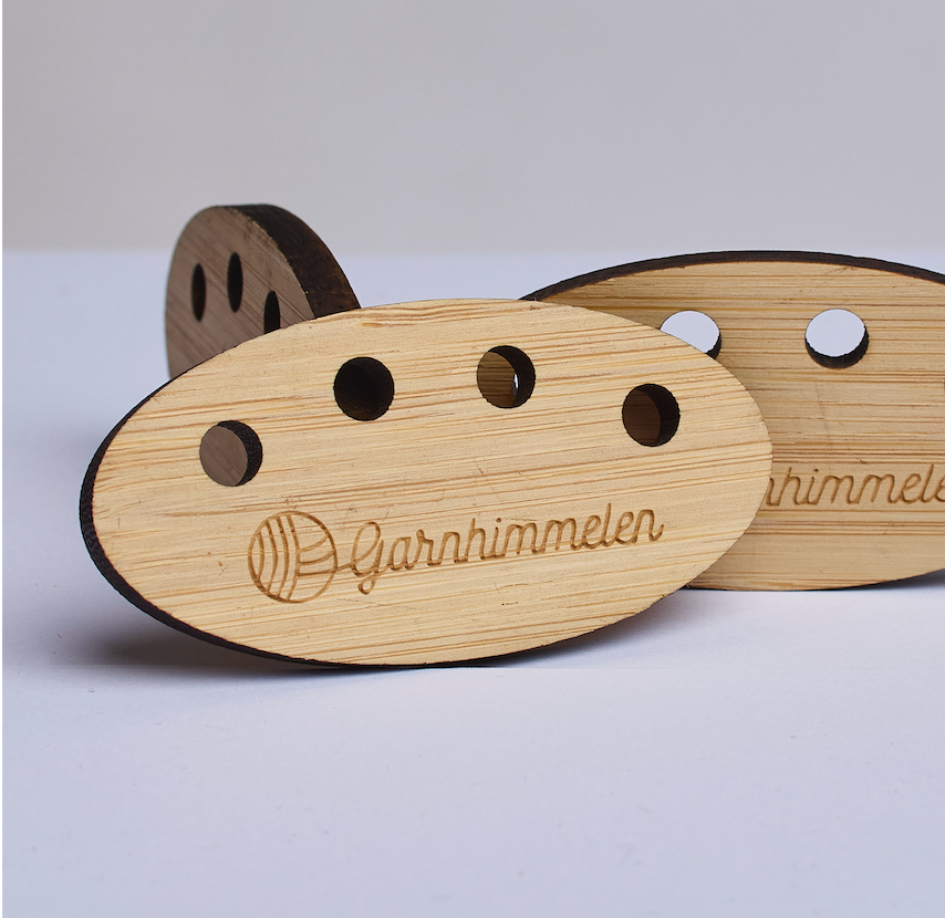 NYHET! Praktisk tråd holder i bambus! Når du strikker med flere farger.