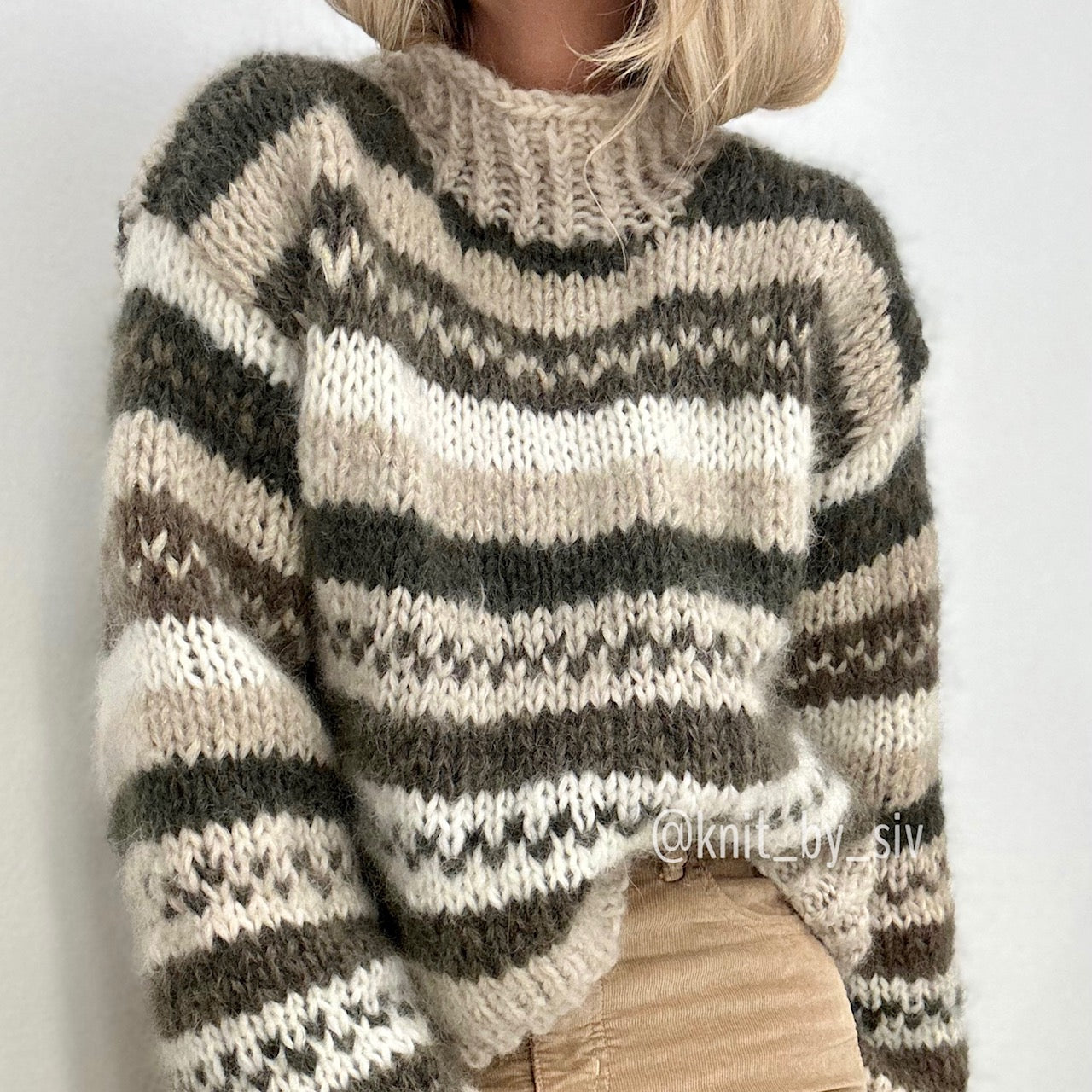 30% discount, My fall sweater with a hint of gold, alpaca version