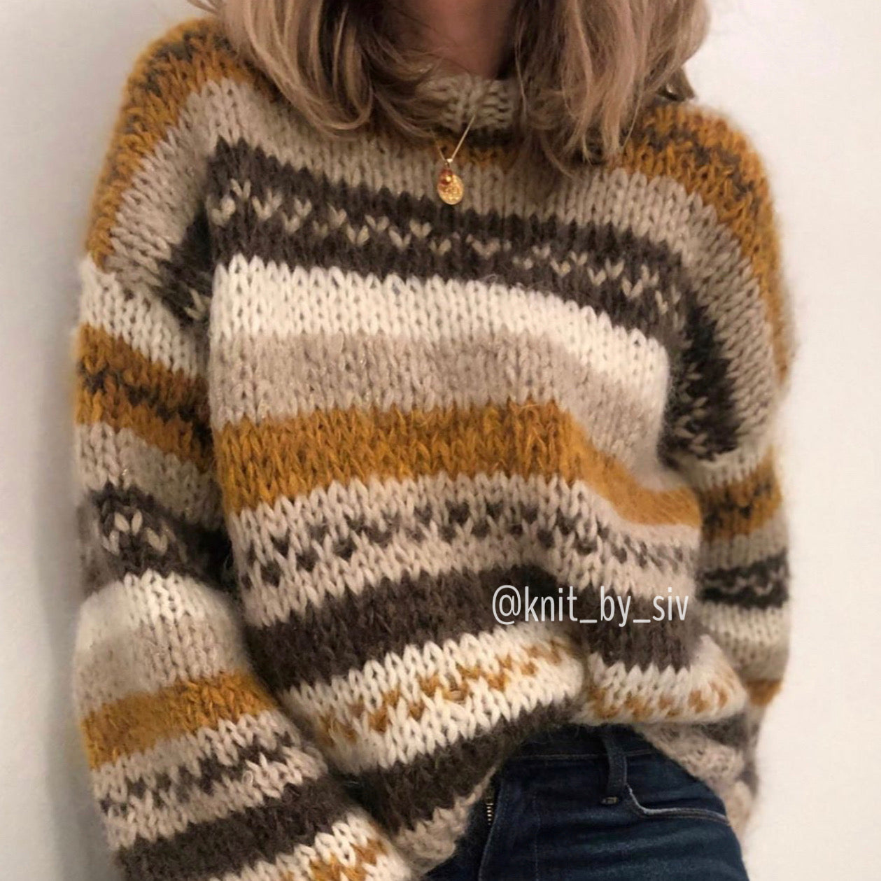 30% discount, My fall sweater with a hint of gold, alpaca version